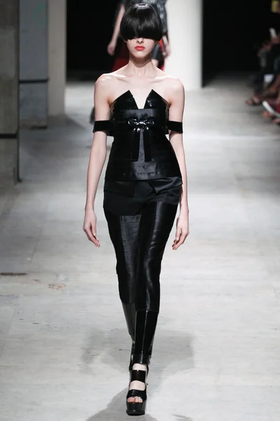 Look 24